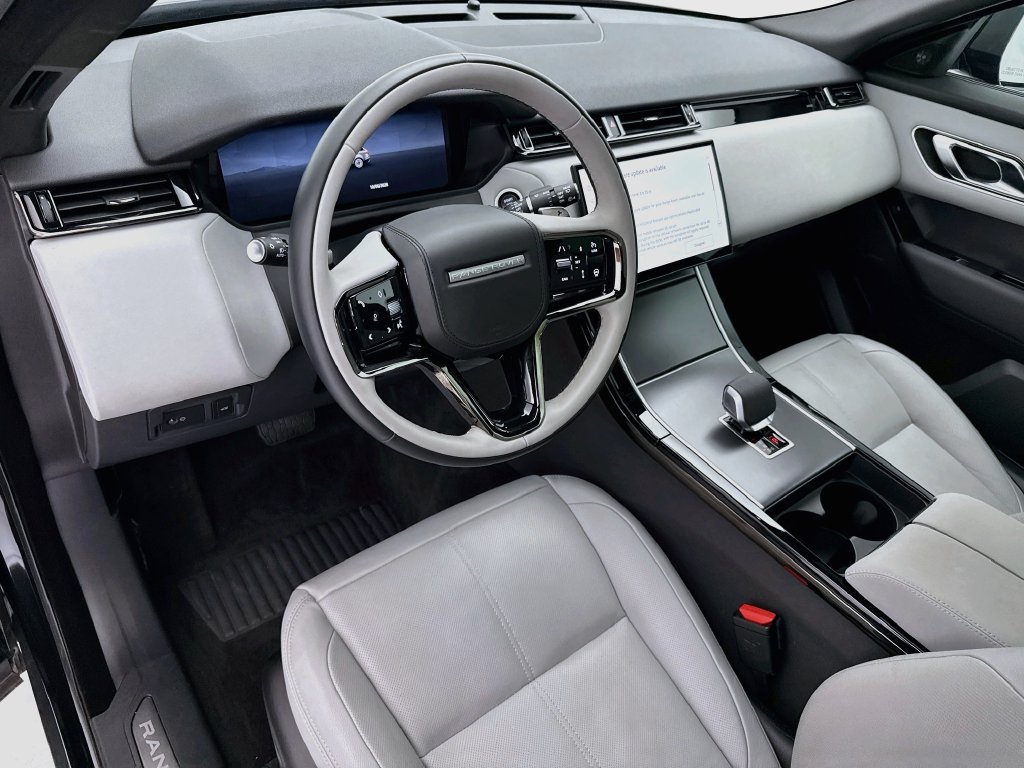 Used 2026 Land Rover Range Rover Velar S AWD/4WD image 9