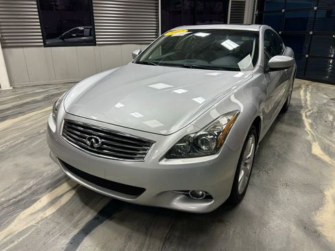 Used 2012 INFINITI G37 x w/ Premium Pkg image 4