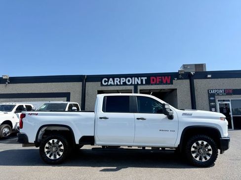 Used 2021 Chevrolet Silverado 2500 Custom w/ Custom Value Package AWD/4WD image 9