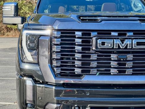 Used 2024 GMC Sierra 2500 Denali Ultimate image 13