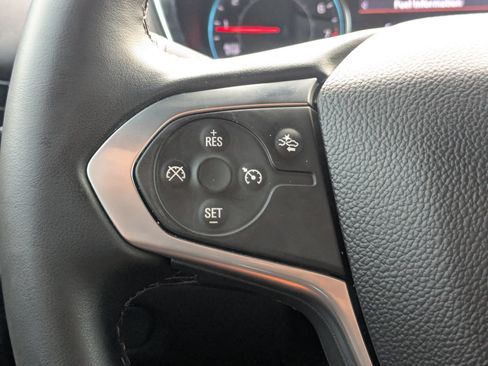 Used 2023 Chevrolet Traverse LT FWD image 21