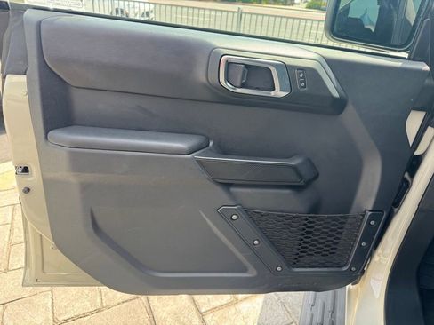 Used 2025 Ford Bronco Outer Banks AWD/4WD image 13