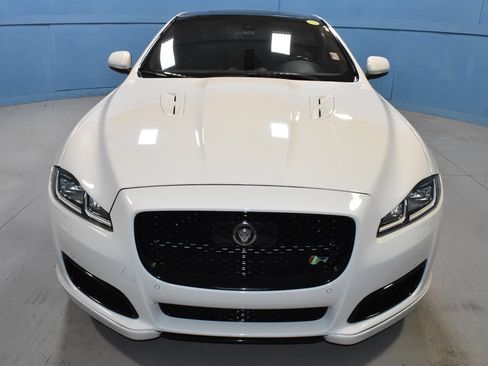 Used 2017 Jaguar XJ R RWD image 23