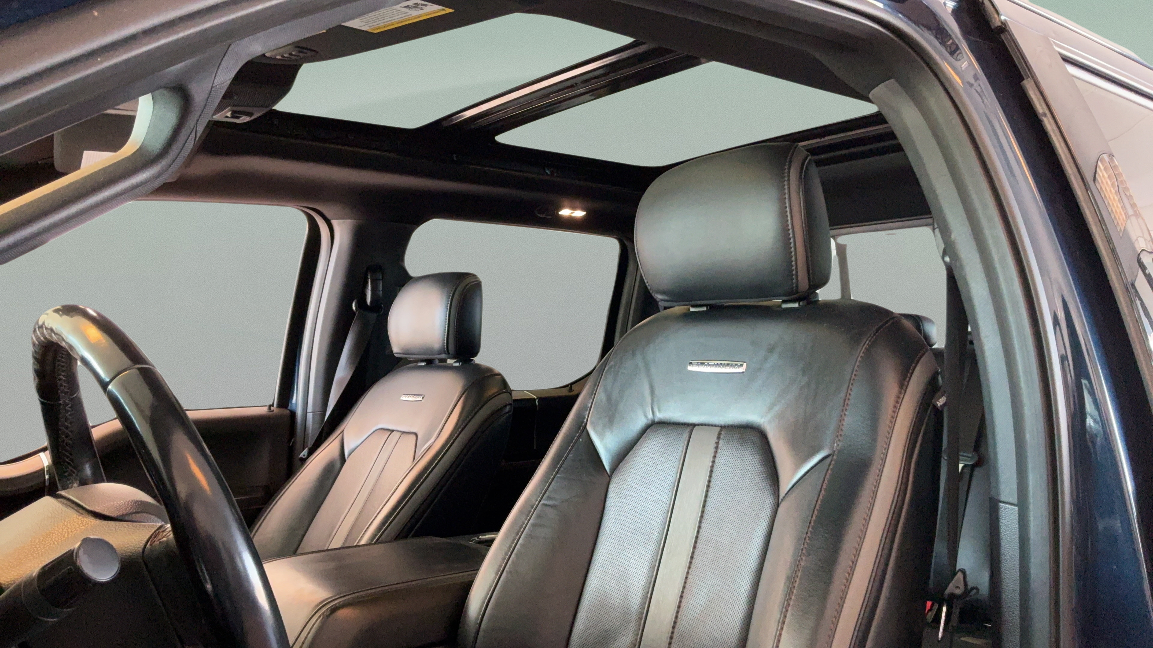 Used 2018 Ford F150 Platinum w/ Equipment Group 701A Luxury AWD/4WD image 30