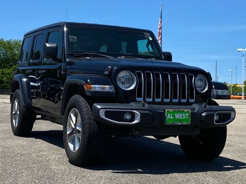 Used 2020 Jeep Wrangler Unlimited Sahara AWD/4WD image 2