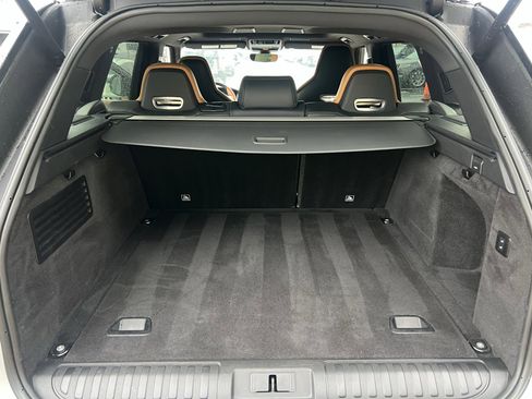 Certified 2022 Land Rover Range Rover Sport SVR image 33