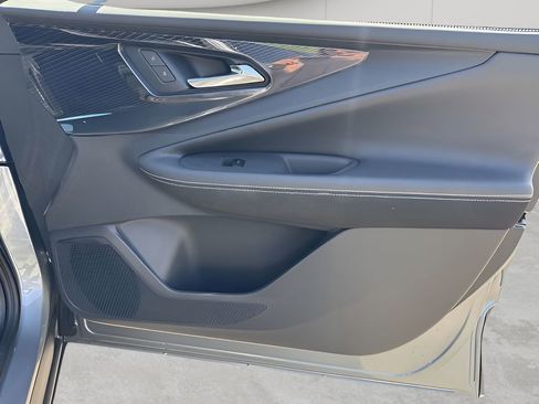 New 2025 Chevrolet Blazer EV LT image 30