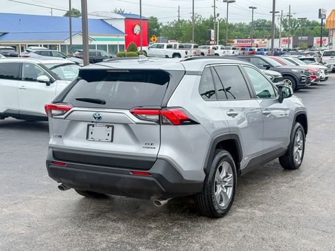 Used 2022 Toyota RAV4 XLE w/ Convenience Package AWD/4WD image 19