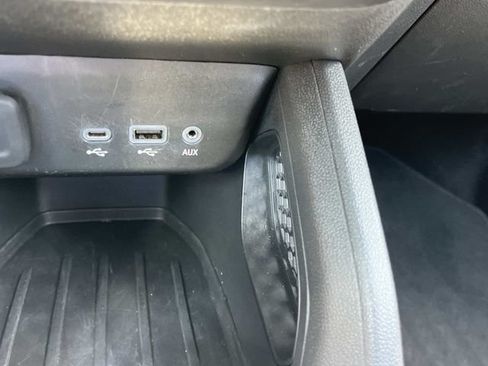 Used 2023 Chevrolet TrailBlazer RS FWD image 35