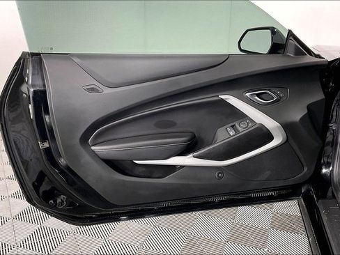 Used 2019 Chevrolet Camaro SS image 23