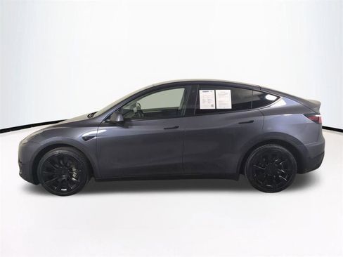 Used 2023 Tesla Model Y AWD image 8