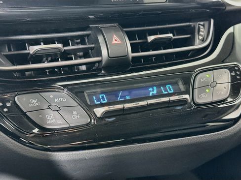 Used 2021 Toyota C-HR Limited FWD image 15