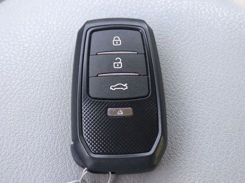 Used 2023 Toyota Camry SE w/ Convenience Package image 27