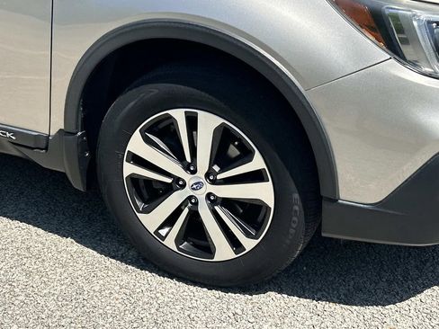 Used 2018 Subaru Outback 2.5i Limited AWD/4WD image 9