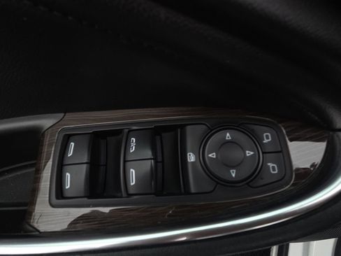 Used 2020 Chevrolet Malibu Premier image 23