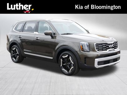 Used 2024 Kia Telluride S w/ S Sunroof Package