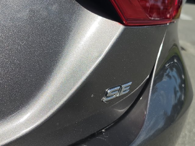 Used 2021 Toyota Camry SE FWD image 7