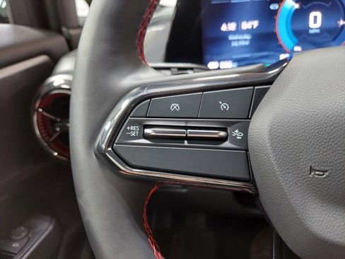 Certified 2024 Chevrolet Equinox EV RS image 30