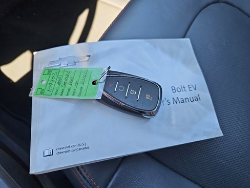 Used 2021 Chevrolet Bolt Premier image 20