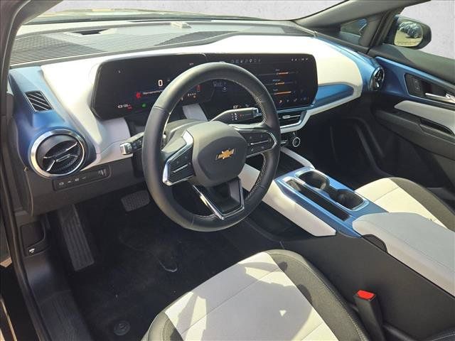 Used 2025 Chevrolet Equinox EV LT w/ Convenience Package FWD image 10