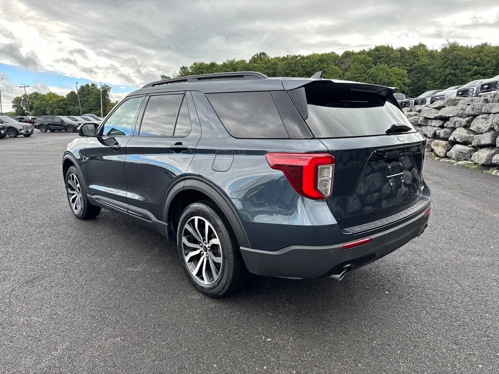 Used 2023 Ford Explorer ST-Line AWD/4WD image 3