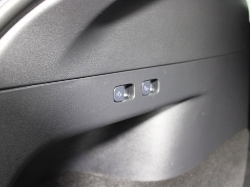 Used 2021 Tesla Model Y Long Range image 26