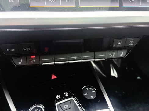 Used 2023 Audi Q4 e-tron Premium Plus w/ Premium Plus image 33