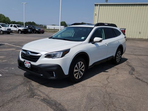 Used 2021 Subaru Outback Premium AWD/4WD image 2