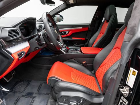 Used 2022 Lamborghini Urus image 10