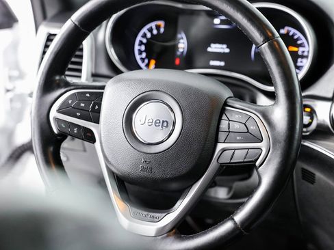 Used 2022 Jeep Grand Cherokee Limited image 23