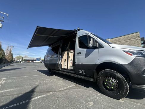 Used 2020 Mercedes-Benz Sprinter 3500 image 9
