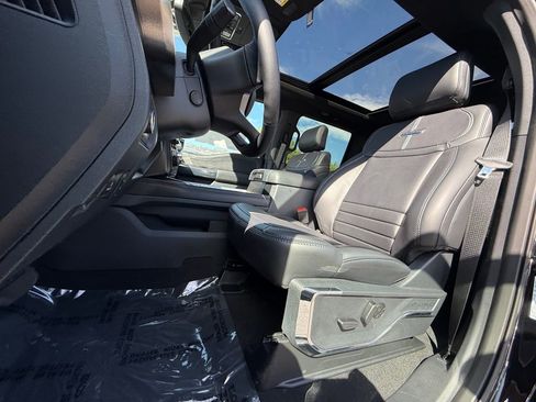 New 2025 Ford F350 Platinum image 13