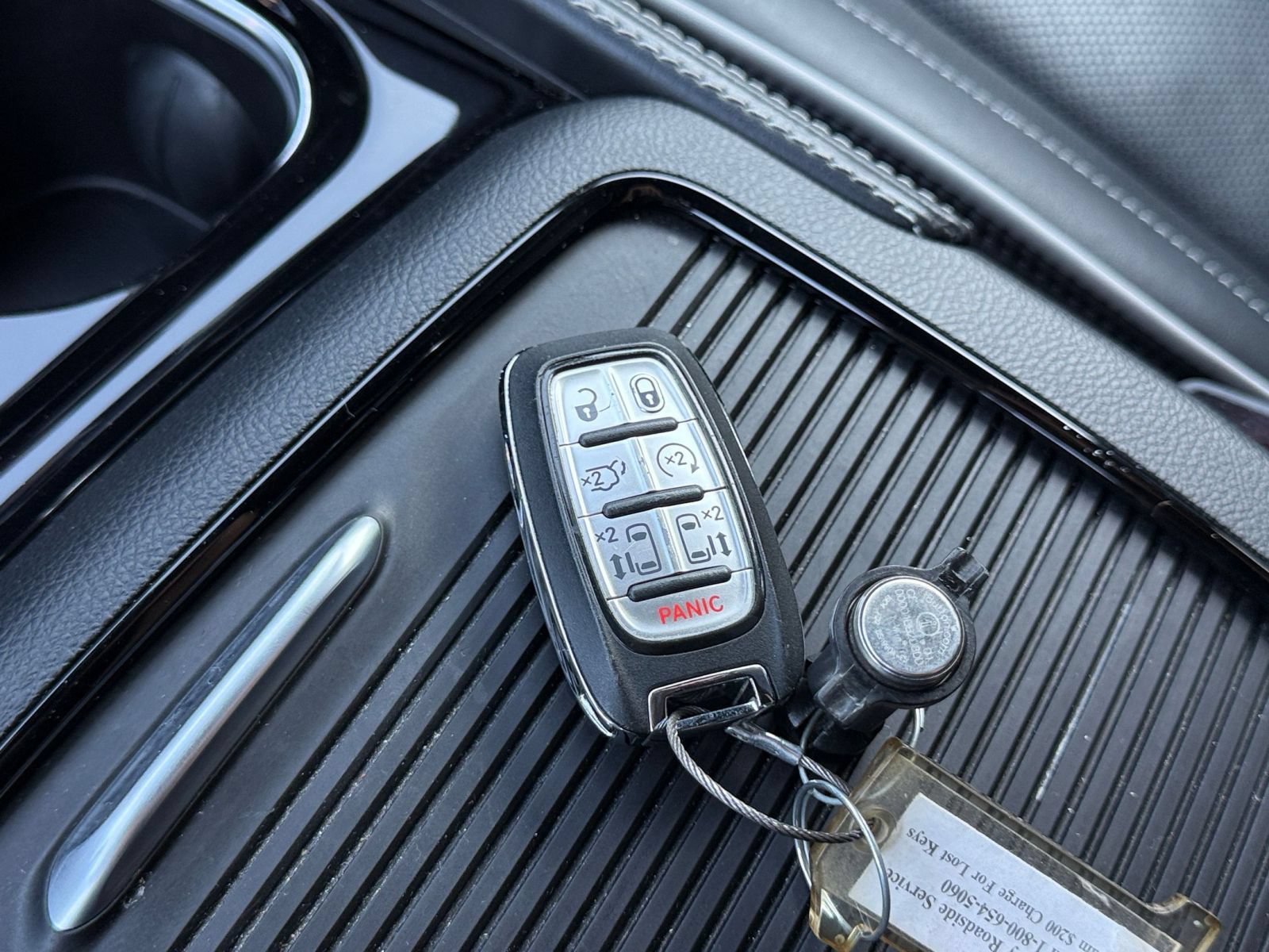 Used 2025 Chrysler Pacifica Limited FWD image 21