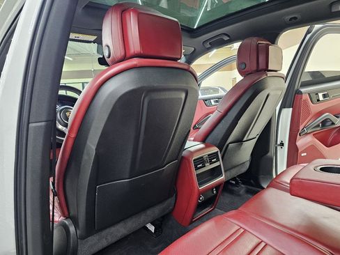 Used 2020 Porsche Cayenne E-Hybrid image 27