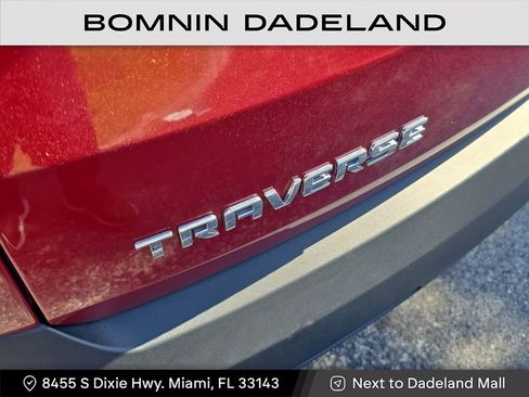 Used 2021 Chevrolet Traverse LT image 7