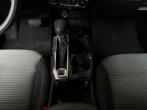 Used 2025 Chevrolet Trax LT FWD image 14