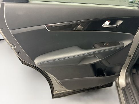 Used 2017 Kia Sorento LX w/ LX Convenience Package image 26