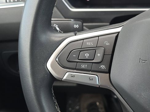 Used 2022 Volkswagen Tiguan SE image 26