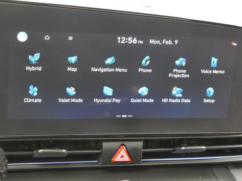 Certified 2025 Hyundai Elantra SEL image 23