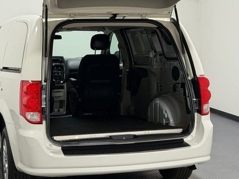 Used 2013 RAM C/V Tradesman image 12