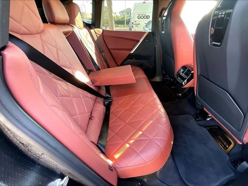 Used 2023 BMW iX xDrive50 w/ Premium Package image 28