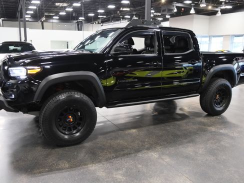 Used 2022 Toyota Tacoma TRD Pro AWD/4WD image 9