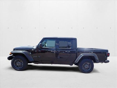 New 2025 Jeep Gladiator Sport image 2
