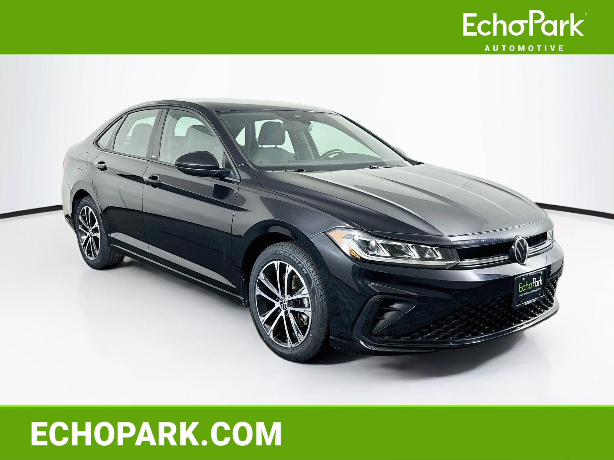 Used 2025 Volkswagen Jetta Sport FWD image 1