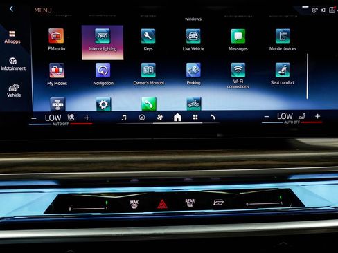 Used 2025 BMW 740i xDrive image 29