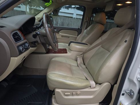 Used 2010 Chevrolet Suburban LTZ image 28