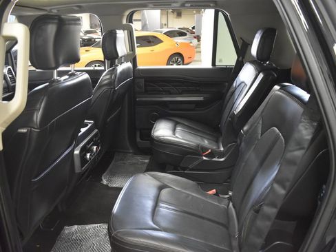 Used 2019 Ford Expedition Platinum image 12