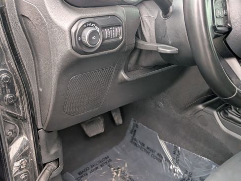 Used 2020 Jeep Wrangler Unlimited Sport image 17