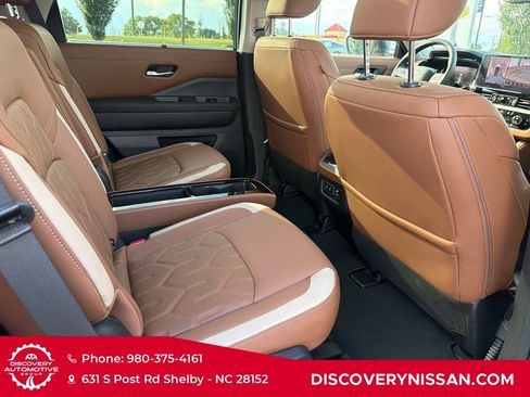 New 2026 Nissan Pathfinder Platinum w/ Accent Package AWD/4WD image 38