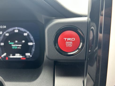 Used 2026 Toyota 4Runner TRD Off-Road Premium AWD/4WD image 35